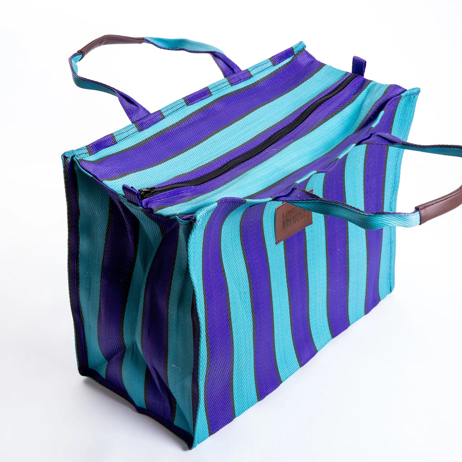 Explorer bag in Sky & Surf colors, made of recycled nylon, from Less is Bore