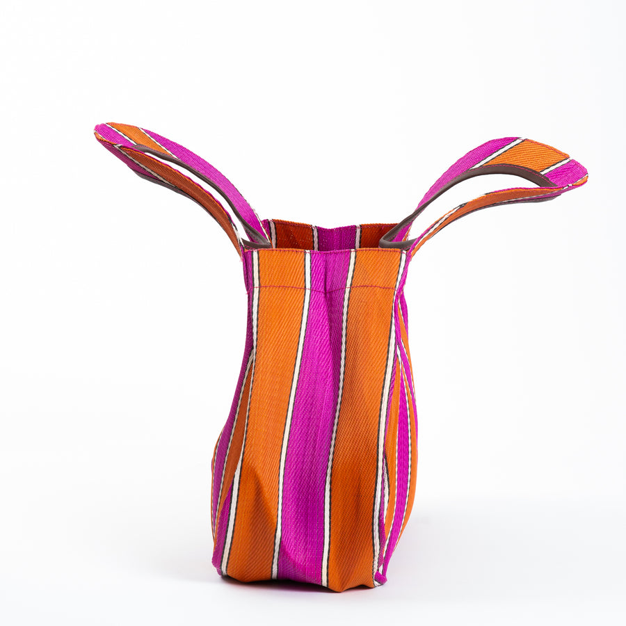 Fidget bag in Blush & Burn colors, made of recycled nylon, from Less is Bore