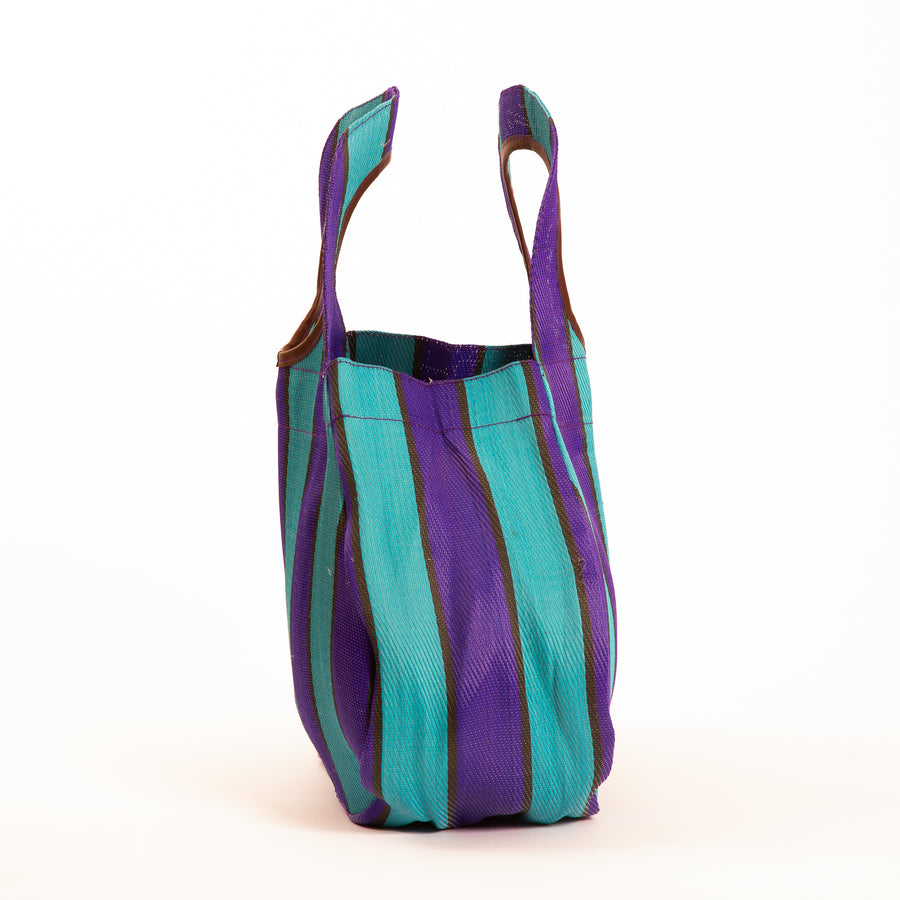 Fidget bag in Sky & Surf colors, made of recycled nylon, from Less is Bore